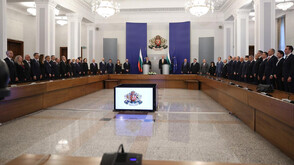 Правителството на Росен Желязков предаде властта на служебния кабинет