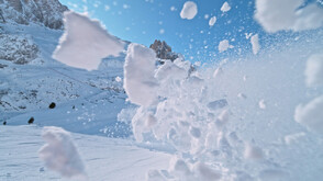 Спасителната служба на БЧК: Лавинната опасност в планините е висока