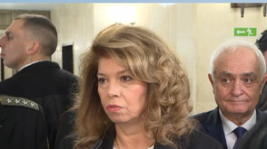 Йотова: Въоръжените сили все още не са напълно окомплектовани