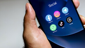 Instagram ще уведомява родители при многократни търсения за самоубийство от тийнейджъри