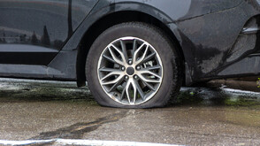 Автомобили с регистрационни номера, различни от софийските, са с нарязани гуми в столичния квартал „Овча купел”