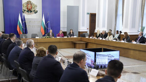 Андрей Гюров свика среща с трима министри заради сметките за ток и цената на водата