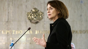 Надежда Нейнски проведе разговори с външните министри на Израел, Кувейт, Йордания, както и с колегите си от ЕС