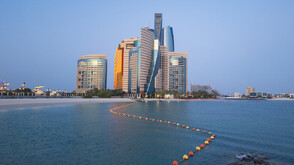 ОАЕ поемат разходите на блокирани пътници, хотелите в Дубай нямат право да гонят гости