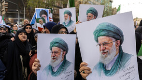 Иран изпраща Али Хаменей с тридневна церемония по поклонение