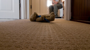 Обвиниха 28-годишен мъж за смъртта на двумесечния му син в Пловдивско