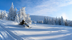 Дете е блъснато от моторна шейна на ски писта в Банско