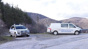 Освободиха телата на тримата, намерени мъртви в кемпера край Околчица