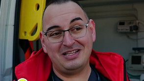 „Искам да помагам на хората”: Христо, който стана лекарски асистент, вместо IT специалист