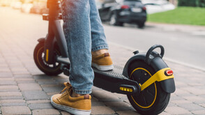 Задържаха мъж за кражба на тротинетки и продажба на батериите им онлайн