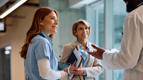 Проучване на ИПИ: 4 от 10 завършили медицински сестри у нас не работят по специалността си