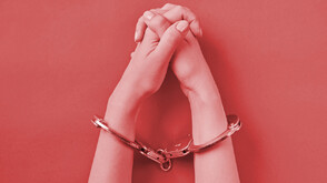 Задържаха две иранки с фалшиви френски паспорти на „Капитан Андреево“