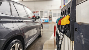 Скок на цените на горивата по света: Какви мерки предприемат различните държави