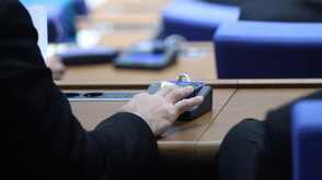 Право на прозрачност или параван на властта: Легитимен ли е новият законопроект за лобизма