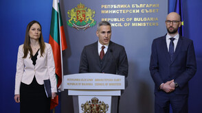 Кабинетът предлага мерки в помощ на домакинствата и бизнеса заради високите цени на горивата