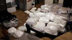 Задържаха мъж и жена за притежание на рекордно количество фентанил в София (СНИМКИ)