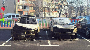 Разследват умишлен палеж на автомобили в Казанлък