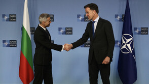 Гюров: България остава твърдо с НАТО. Рюте: Винаги можем да разчитаме на Вас
