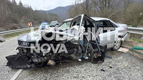 Трима пострадаха при тежка катастрофа в Ловешко (СНИМКИ)