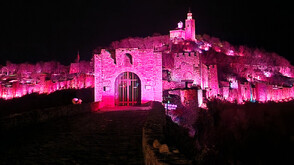 Две версии на „Звук и светлина“ оживяват на Царевец