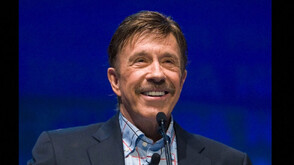 "Титан на екшъна, майстор на бойните изкуства": Сталоун, Лундгрен и Ван Дам отдадоха почит на Чък Норис