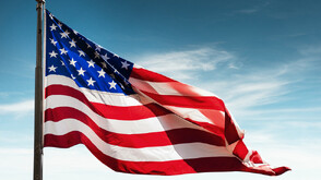 САЩ временно разрешиха продажбата на ирански петрол