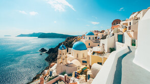 Санторини отвори пристанището си с нови такси за туристите