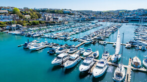 Луксозни яхти за поне 100 млн. долара изгоряха в турски курорт