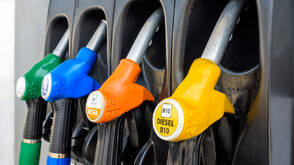 Петролът падна под 100 долара за барел, у нас дизелът стигна 1.60 евро за литър