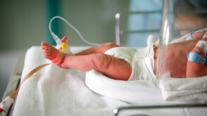 Извършиха алогенна трансплантация в ИСУЛ на бебето с 1 000 000 левкоцита