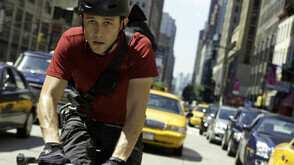 Преследване на живот и смърт в "Спешна пратка" по NOVA