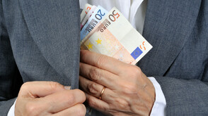 Европейският парламент въвежда общи определения и наказания за корупцията в ЕС