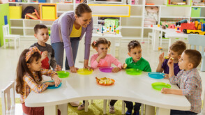 Храненето в детските градини: Столичната община стартира пилотен проект за "кухня-майка"