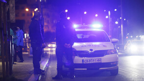 Двама мъже и две жени са намушкани в София