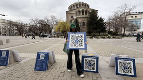 „Сканирай лапата“: QR код насочва към онлайн платформа с указания как да се реагира при животно в беда (СНИМКИ)