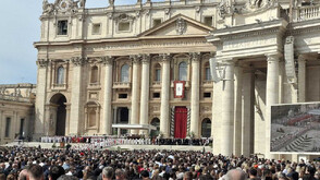 Лъв XIV отбеляза началото на Страстната седмица на площад „Свети Петър“ в Рим (ВИДЕО+СНИМКИ)