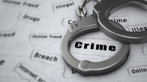 Задържаха 17-годишен в Италия, планирал масово убийство в училище