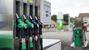 Полша с таван на цените на горивата: Ще успее ли мярката да ограничи поскъпването заради конфликта в Близкия изток