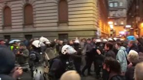 Нови протести в Белград прераснаха в сблъсъци с полицията