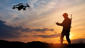 Москва предлага солидно заплащане на студенти, за да се включат в обучения с дронове