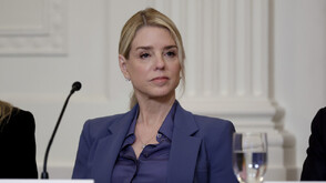 Тръмп уволни главния прокурор Пам Бонди