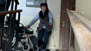 Затворник у дома: Жена от Стара Загора се бори за поставянето на рампа във входа на блока ѝ