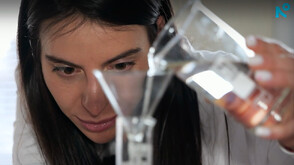 „Нищо лично”: Млада изследователка работи по собствен джин