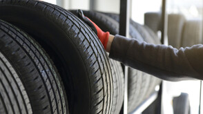 Двама българи с неуспешен опит за кражба на гуми в Австрия