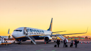 10 месеца затвор за пиян пасажер, буйствал в самолет