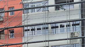 Работник падна от четвъртия етаж на строителен обект в Бургас