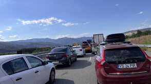 Километрично задръстване между Кресна и Симитли по пътя към Гърция