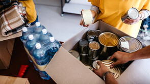 Конвой с 48 тона хуманитарна помощ потегли от Турция към Иран