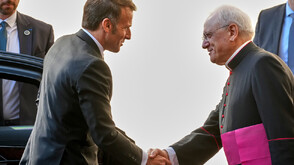 Първа среща между Еманюел Макрон и папа Лъв XIV (СНИМКИ)