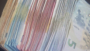 Общински съветник от Разлог и член на СИК в село Баня са задържани за купуване на гласове